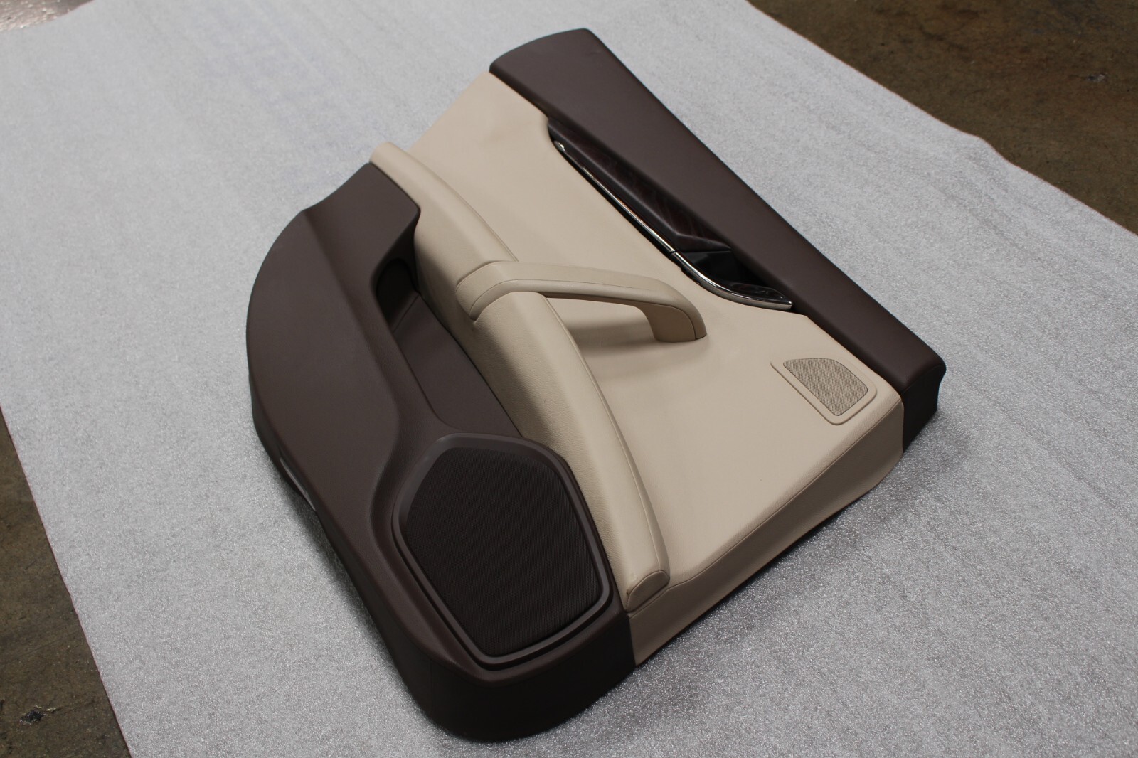 Maserati Quattroporte, LH, Left, Rear Door Trim Panel, Tan/Brown, Nicked, Used