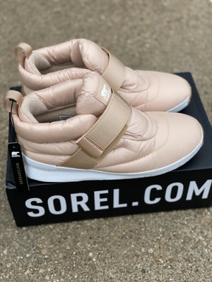 sorel women's out n about sneak puffy strap boots