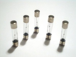 sourcingmap 250V 5A F5AL250V Fast Quick Blow Glass Tube Fuses 6mm x 30mm 50 Pcs
