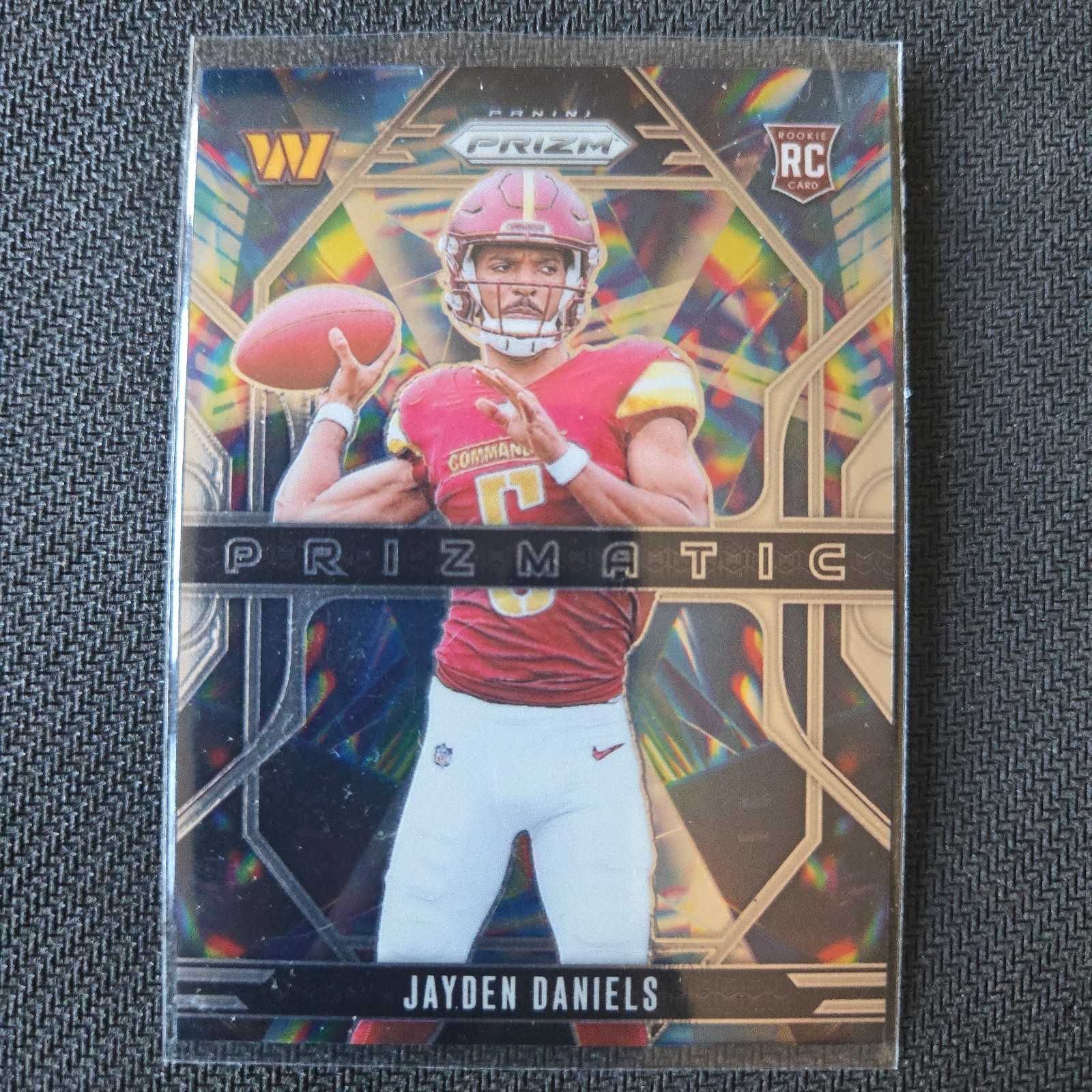 2024 Panini Prizm - Prizmatic Jayden Daniels #3 (RC)