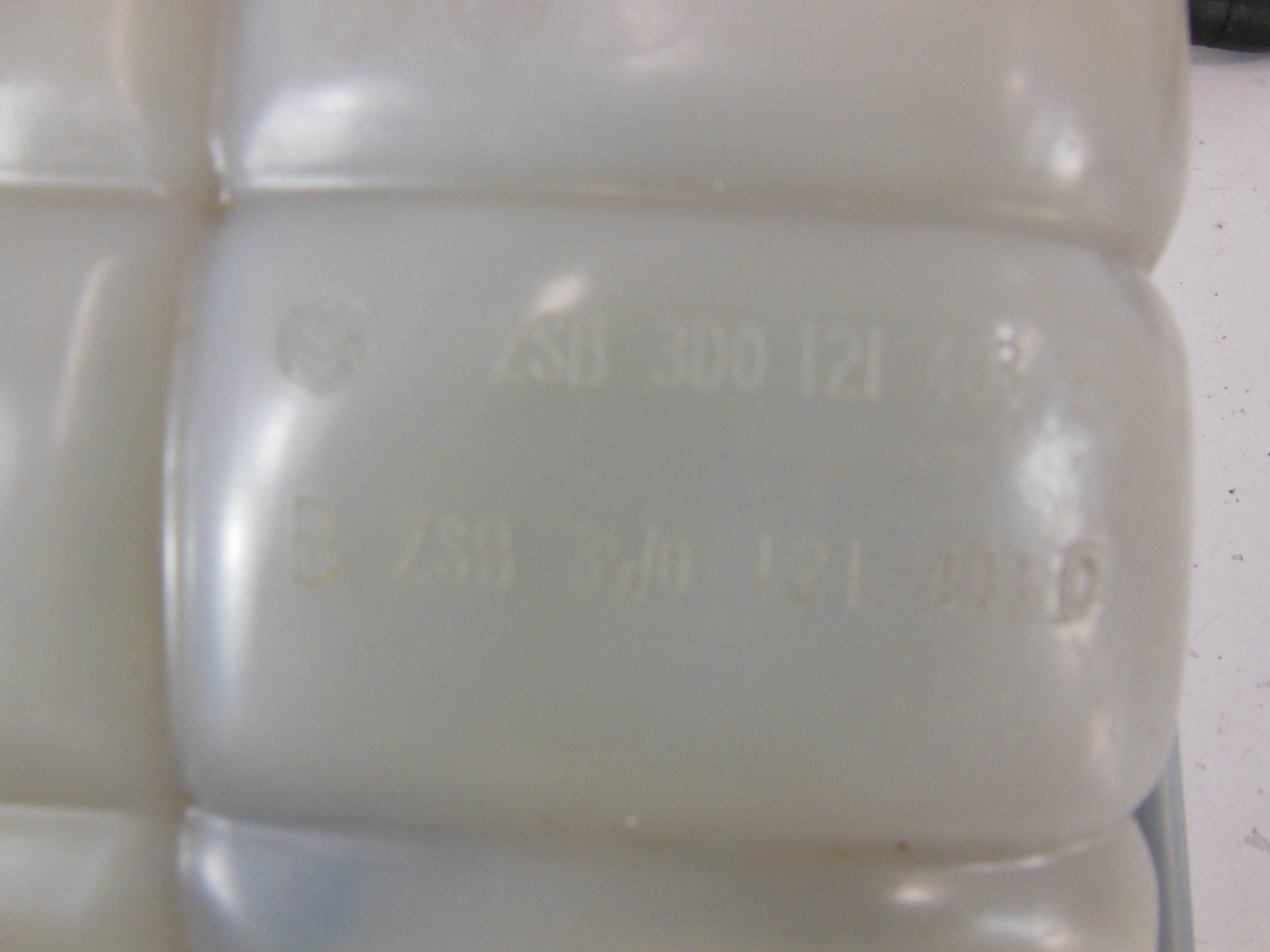 2006 06 Bentley Continental Flying Spur Coolant Recovery Bottle OEM