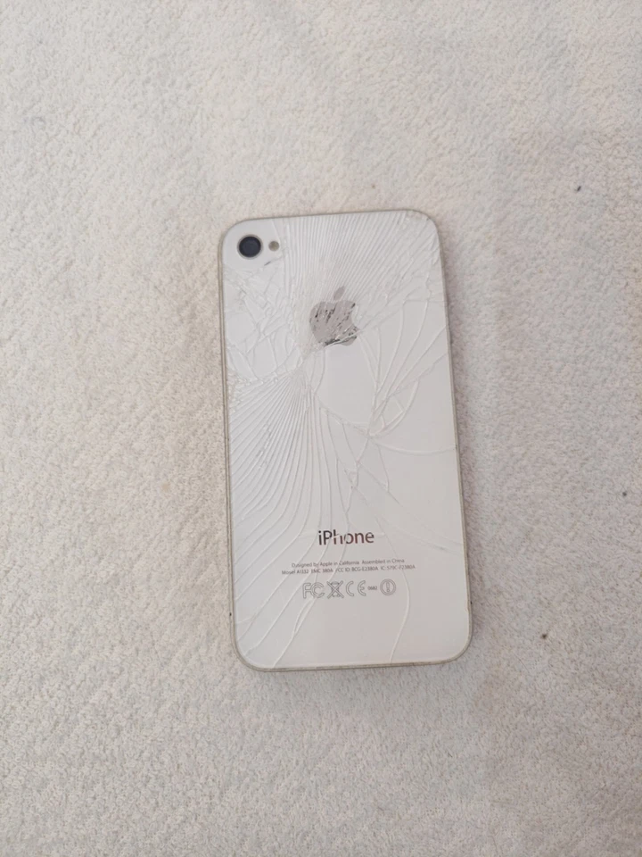 Apple iPhone 4 A1332 16gb Bianco White 3824 - Immagine 2 di 4