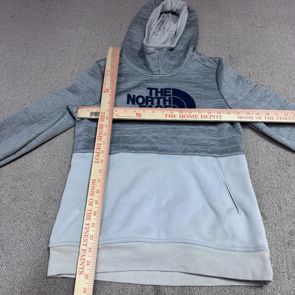 Sudadera con capucha gris manga larga The North Face para mujer talla mediana Foto 2 de 4