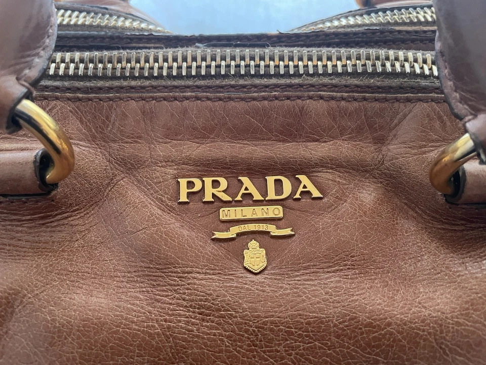 PRADA Vitello Shine Leather Bag - Image 2 of 4