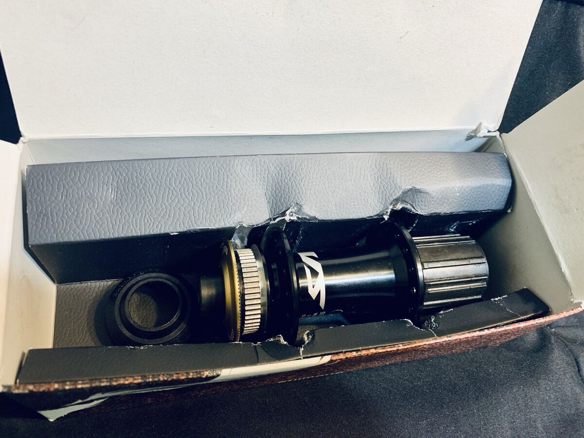 Shimano Saint 32h Hubs Front HB-M820 20x110mm & Rear FH-M810 Shimano Saint 32h Hubs Front HB-M820 20x110mm & Rear FH-M810
