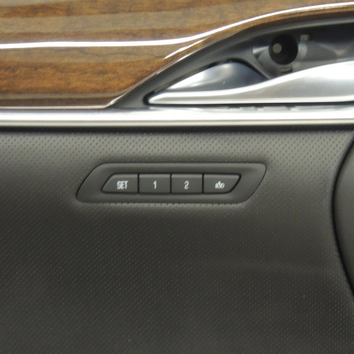 Interior Door Trim Panel Front LH Jet Black/Nutella 15-17 Cadillac