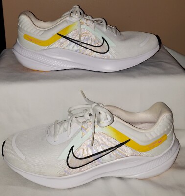 Size 11 Nike Women's Quest 5 PRM Running Shoe, WHITE/DK SMOKE GREY DO9473-100