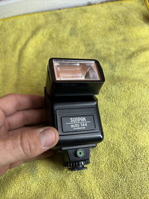 SUNPAK Auto 144 D Thyristor Flash Vintage Retro Sunpak Camera Flash Top Mount