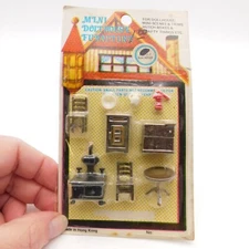 Dollhouse Miniature 1:48 Quarter Scale Kitchen Set Table Chairs Stove Icebox