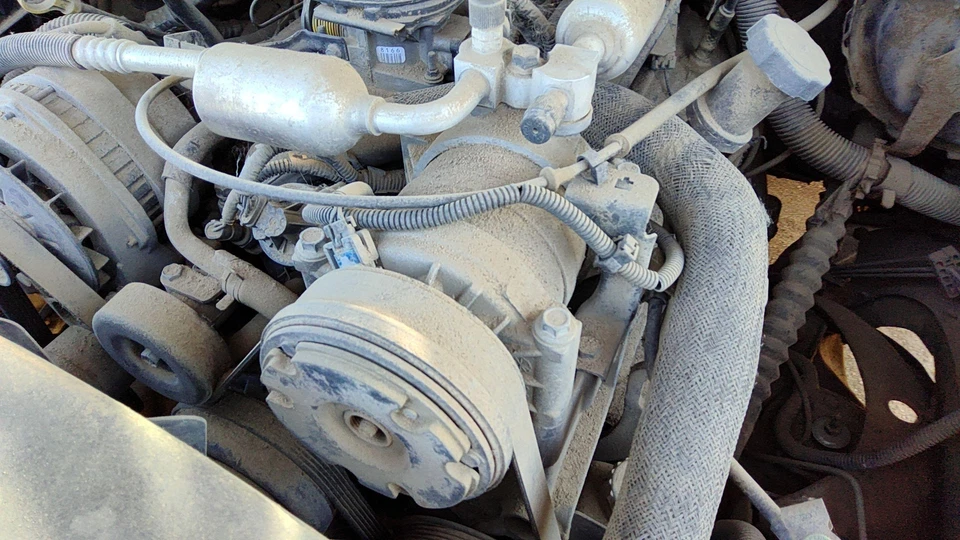 Conjunto de bomba de aire acondicionado compresor de aire acondicionado GMC Yukon 1996-2000 OEM 5,7 L 1136519 Foto 3 de 4