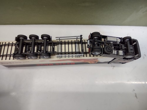 (Broken Bumper)Albedo Mercedes Benz Actros Beate Uhse Show Truck 2000 1/87 Scale - Picture 9 of 18