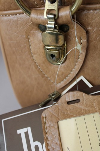 Vintage Luggage Gallery Aries Shoulder Tote & CarryOn Beige Vinyl Pair - NWT! - Picture 6 of 12