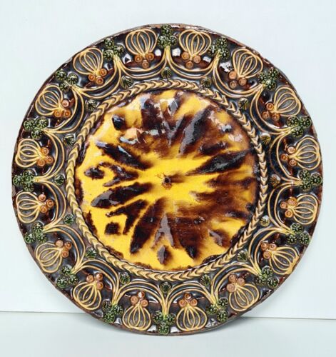 Assiette en poterie vernissée à identifier, Bourgogne / Savoie ou Alsace 19ème. - Photo 1/16