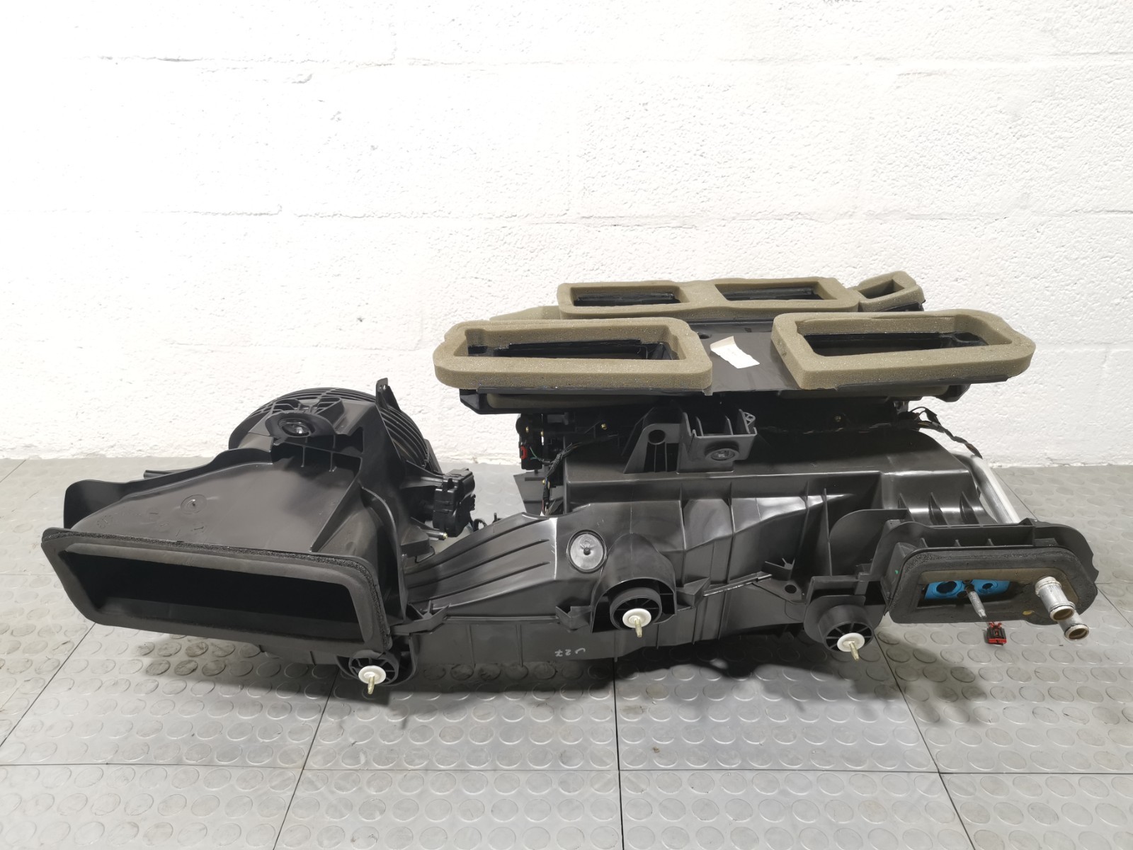 Maserati Ghibli 2016 RWD Auto 3.0 L HVAC A/C Climate Blower Motor Box 670009118