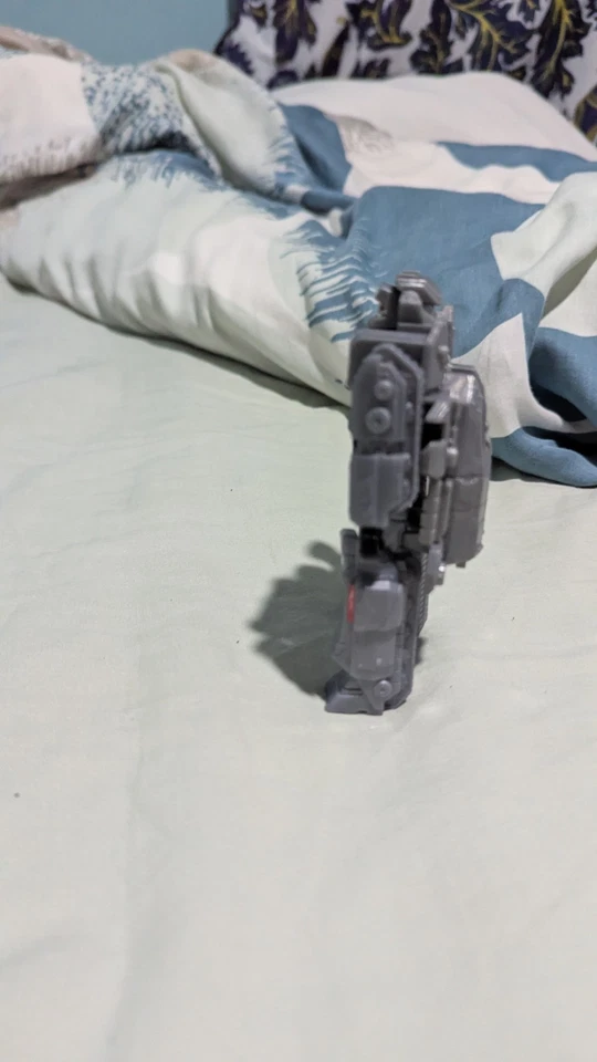 transformers random assorted lot (Optimus, Cheetor, Megatron, Abominus) - Image 3 of 4