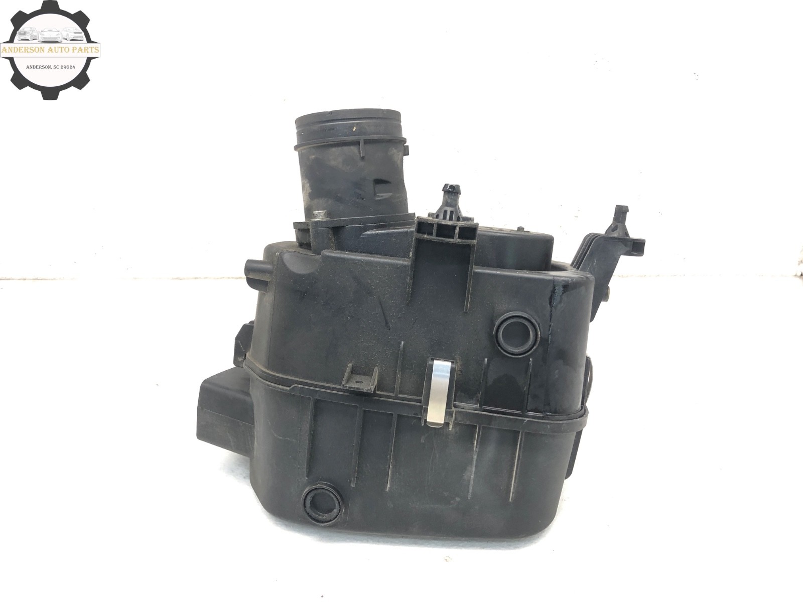 2017-2024 MASERATI LEVANTE LEFT DRIVER FRONT AIR INTAKE CLEANER FILTER BOX OEM