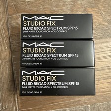 MAC Studio Fix Fluid SPF 15 (Select) 24HR Mat...