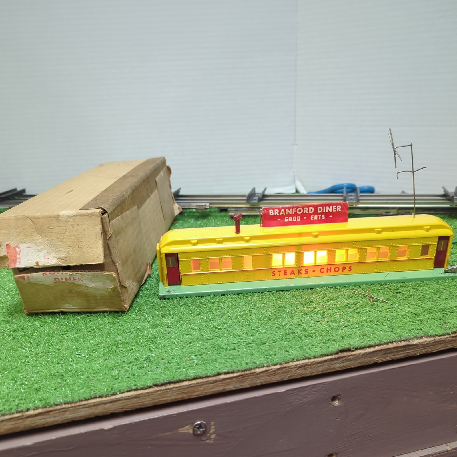 American Flyer Branford Diner 767  & Box Yellow Red Roadside