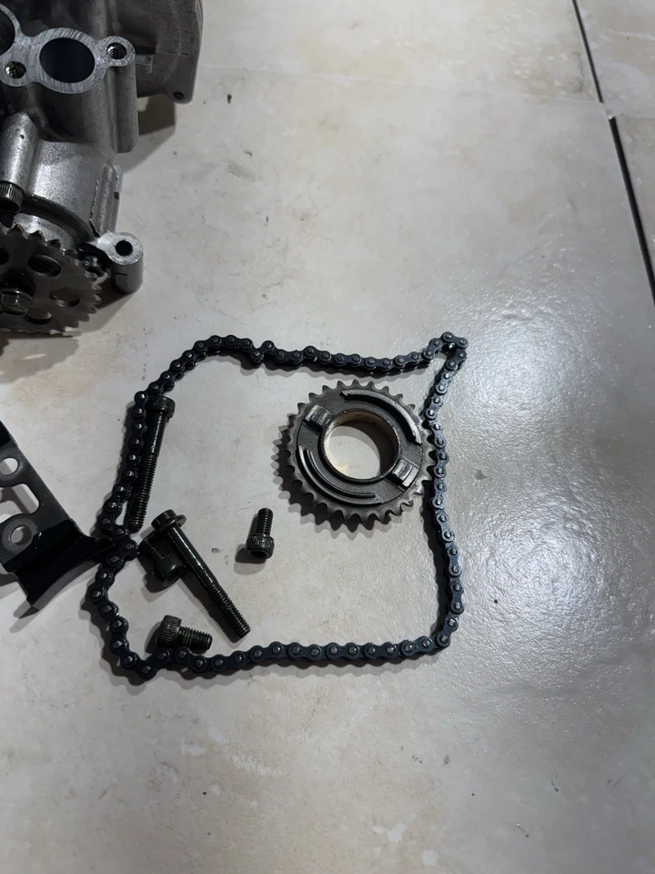 Bomba de óleo Yamaha R1 2002-2003 - Imagem 3 de 4