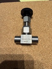 Swagelok / WHITEY 1/4 STAINLESS STEEL NEEDLE VALVE 5,000 PSI SS-1RF4 *NEW*