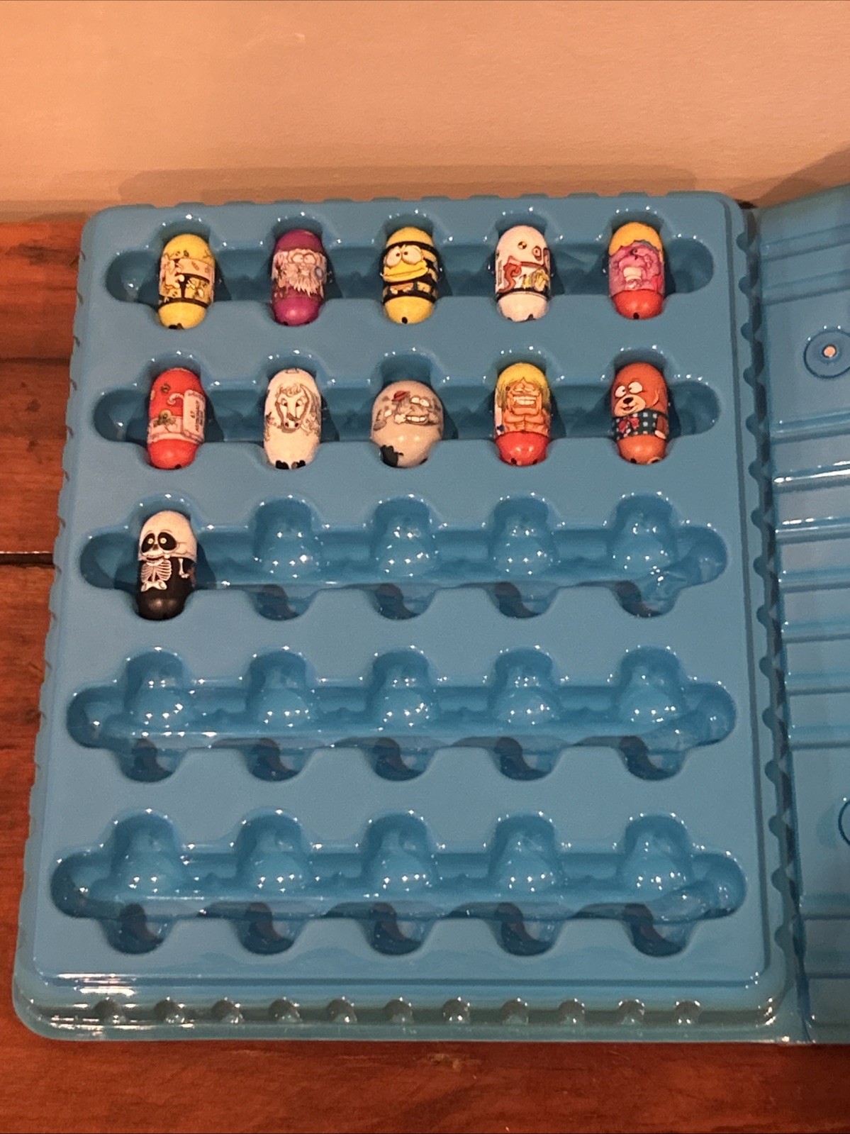 11 Mighty Beanz and Case