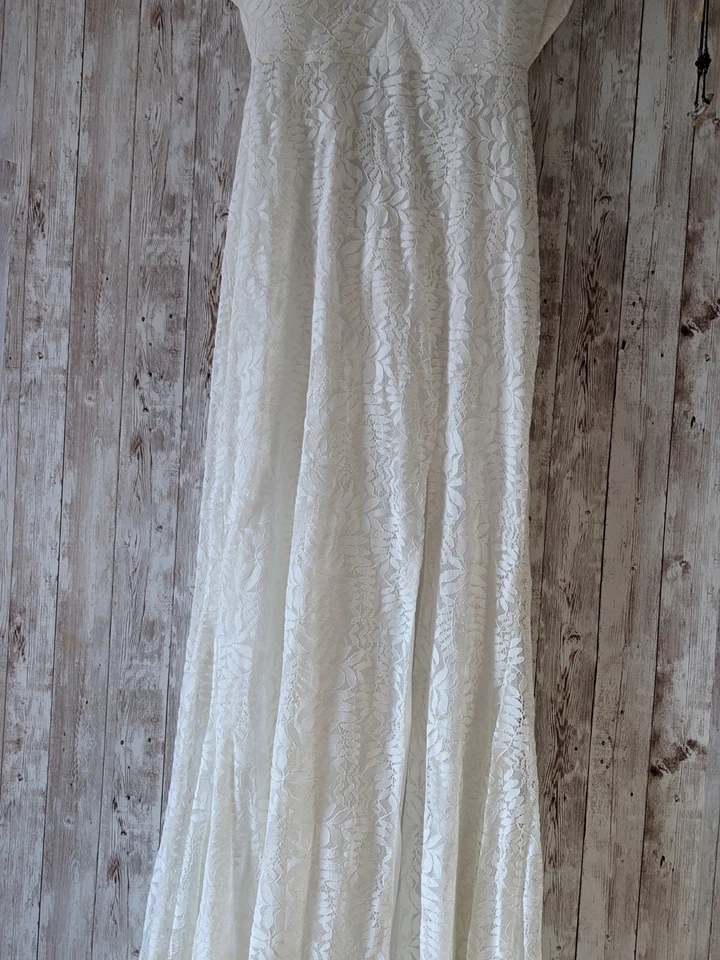 Vestido de novia clásico de encaje espalda abierta Fame and Partners Chelsey nuevo Foto 3 de 4