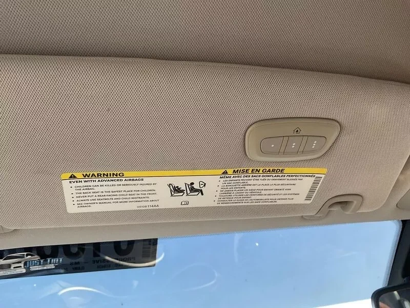 Chrysler Pacifica 2018-2020 conductor izquierdo parasol gris iluminado Foto 2 de 4