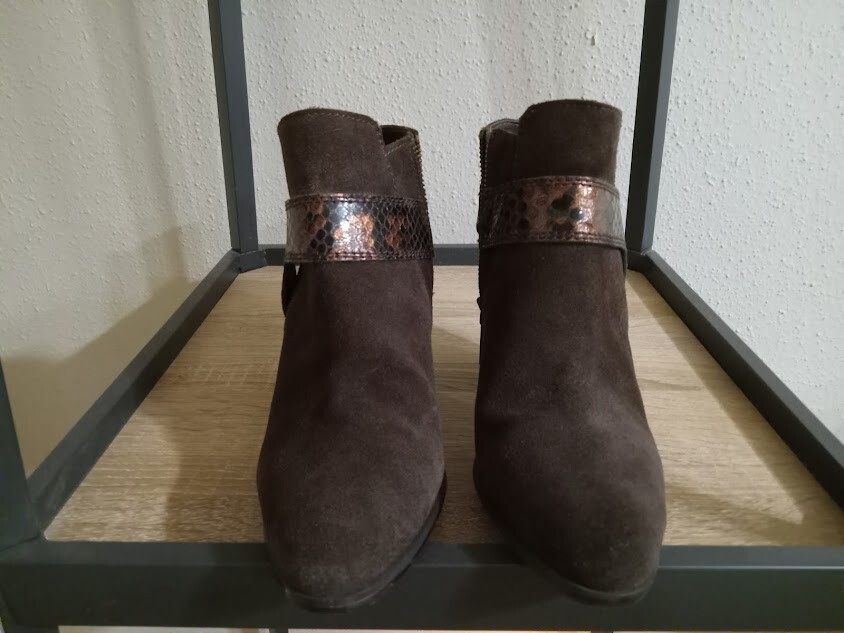 Donald Pliner Dark Brown Suede with Python Accent… - image 3