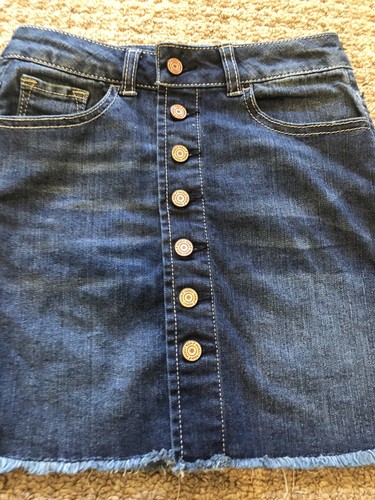 INDIGO REIN FROM TILLYS GIRLS MED BLUE SHORT DENIM BUTTON FRONT SKIRT SZ 8 EUC - Picture 2 of 5
