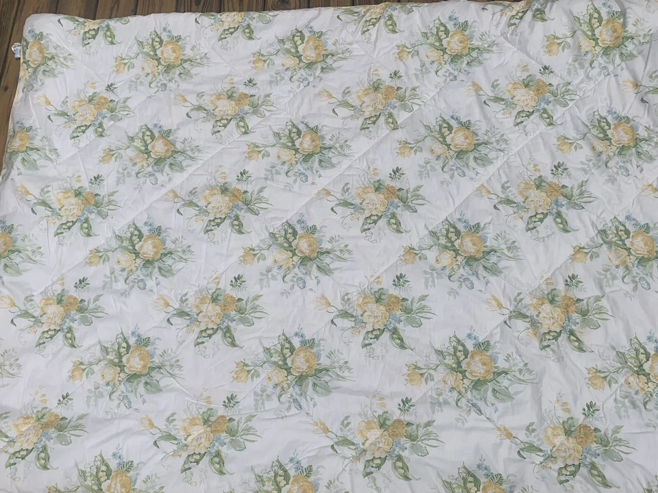 Edredón de Guinga Floral Amarillo Reversible Talla Doble Laura Ashley Invierno Lirio Foto 2 de 4