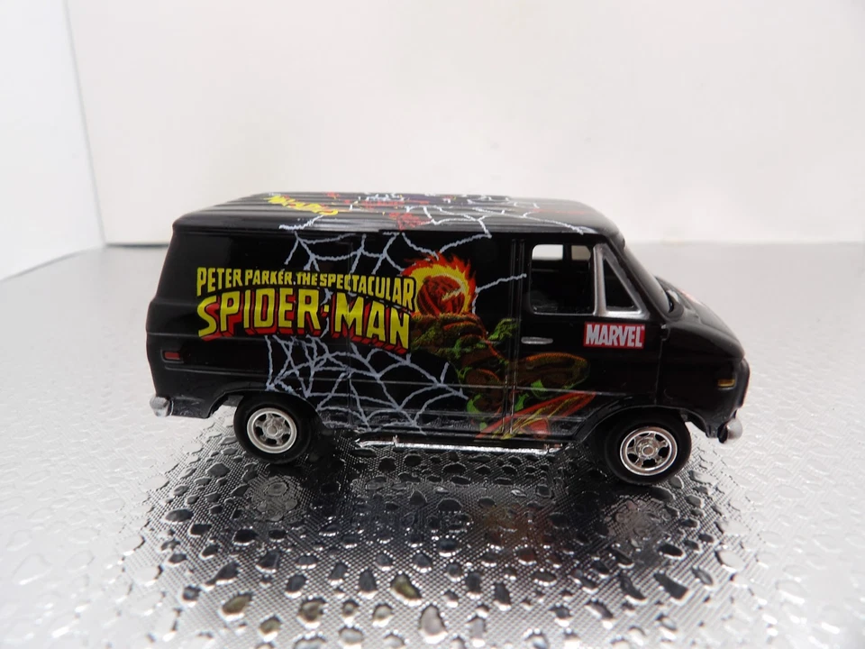 SPIDER-MAN  1977 CHEVROLET G-20 VAN        JOHNNY LIGHTNING MARVEL COMICS   1:64 - Image 2 of 4
