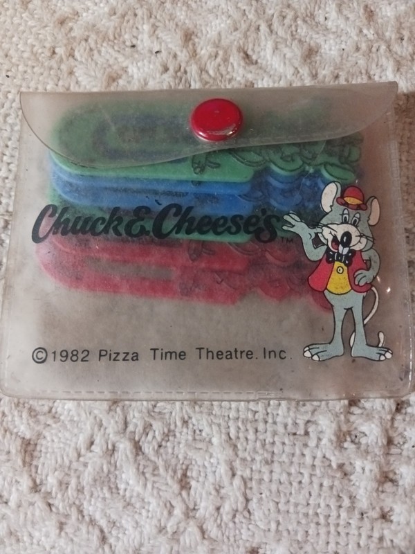 RARE: 1980's Chuck E. Cheese DERBY BAG POUCh W/ Clips Collectible Prize - HTF 🌟