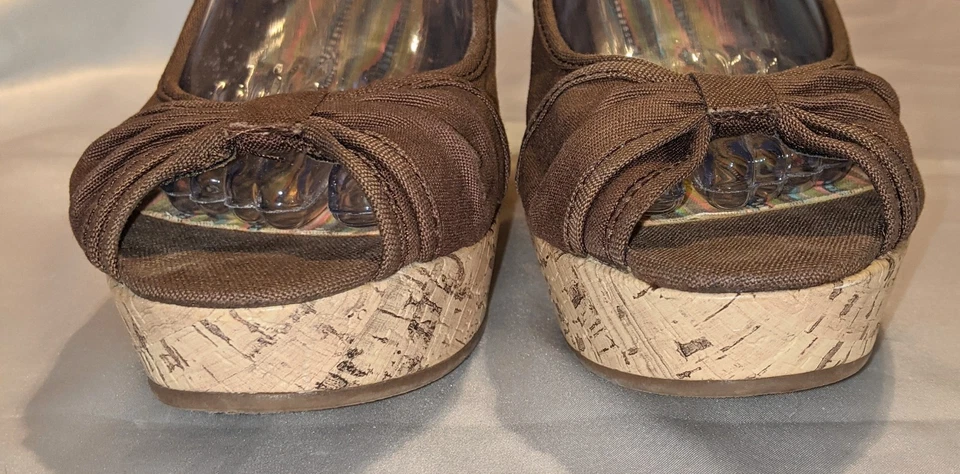 Zapatos de cuña American Eagle para mujer punta abierta tacones de corcho tela marrón talla 10 Foto 4 de 4