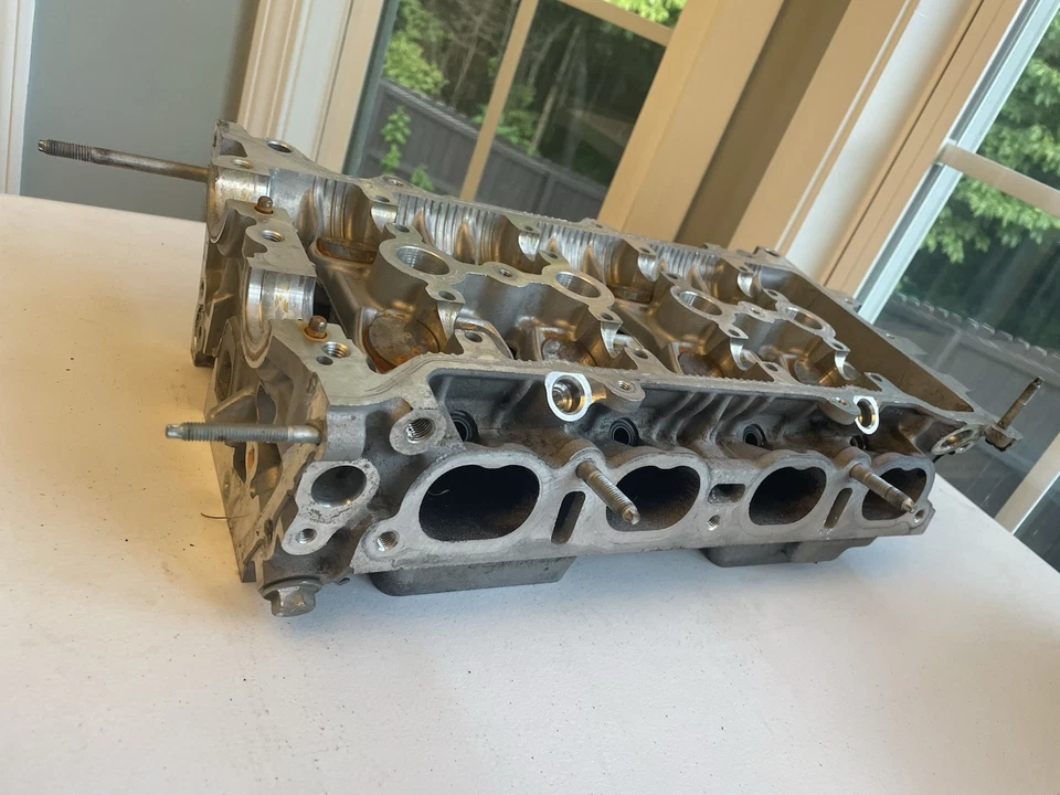 丰田 1.8 DOHC 气缸盖 1Z 卡罗拉 Celica Matrix MR2 VVT 1999 - 2008 — 第 2/4 张图片