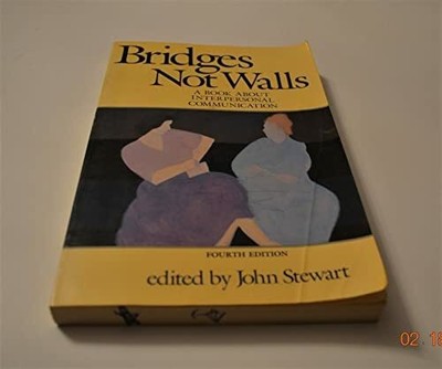 Bridges Not Walls: A Book About Interpersonal Buch McGraw-Hill Inc.,US