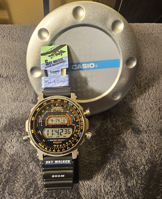 Vintage Casio 905 Dw-4000 Sky Walker Digital 200 M Wrist Watch
