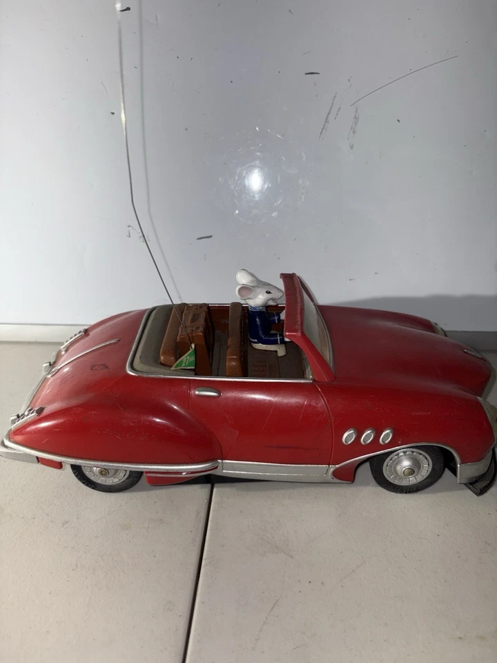 Vintage 1999 Stuart Little RC Car Radio Shack NO REMOTE Works Great - Image 2 of 4
