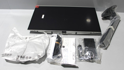 Samsung Odyssey OLED G8 S27FG812SU 27 Zoll 4K UHD 240Hz Gaming Monitor Silber