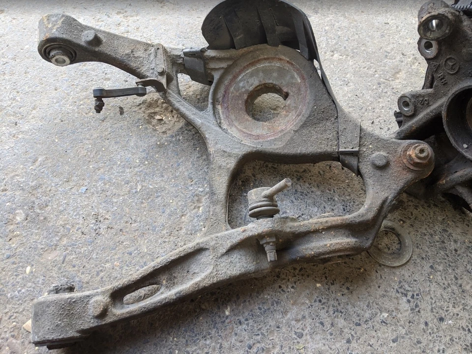 MERCEDES-BENZ GL 320 2008 RIGHT REAR WHEEL HUB SPINDLE KNUCKLE - Image 3 of 3