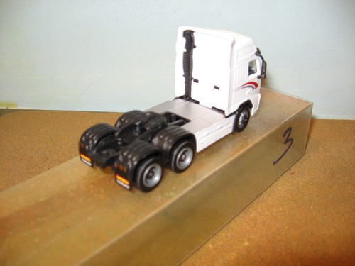 HO 1/87 3 AXLE VOLVO TRACTOR ONLY # 7 GREAT LOOKING READ DETAILS 6 PHOTOS - Picture 5 of 6