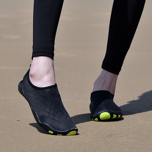 anti slip water shoes