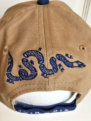 USA Flag Hat Patriotic MAGA Fort Ticonderoga Khaki Adj Strap Back Cap - Afbeelding 6 van 8