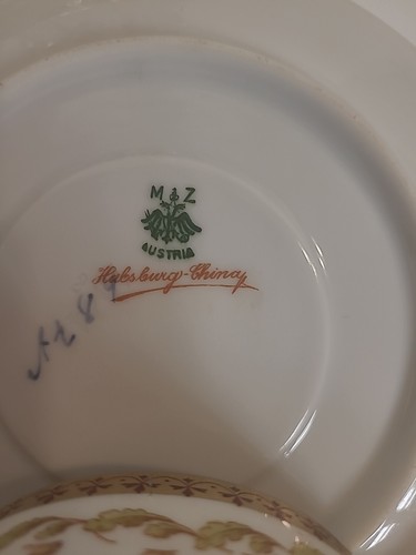 Vintage Austria China Teacup & Saucer ~ Gold Acorn Wreath Gold Trim - Picture 6 of 6