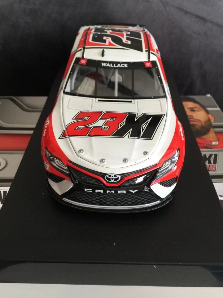 NASCAR action 1/24 - Bubba Wallace # 23 toyota showcar 2021 / limité a 1272 pcs - Photo 2/4