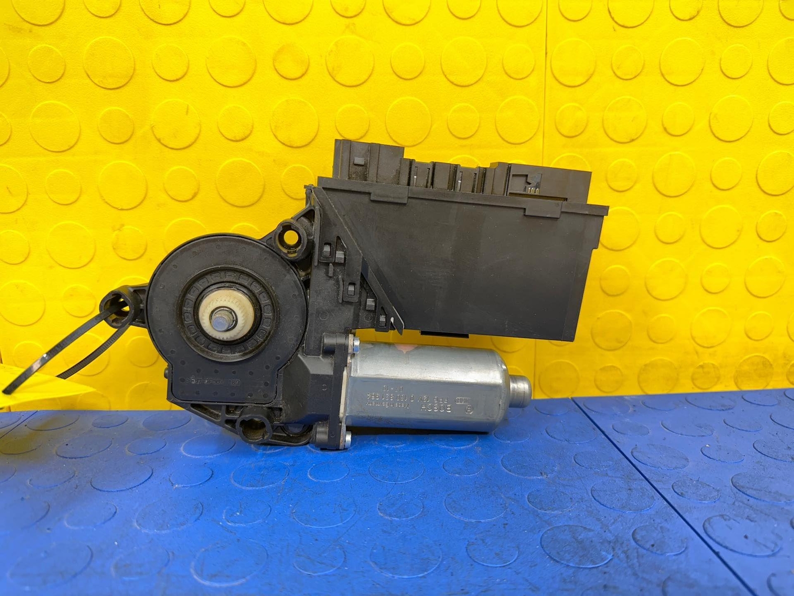 06 07 08 09 BENTLEY Continental GT Coupe Front Right Window Motor OEM 3W8959701F