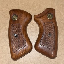 Factory Taurus Small Frame Revolver Wood Target Grips Model 85 W Screw