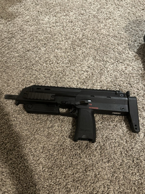 Umarex H&K KWA MP7 GBB Airsoft w/ 6 Magazines