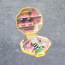 Vintage Polly Pocket Hair Salon Compact Playset Bluebird 1990
