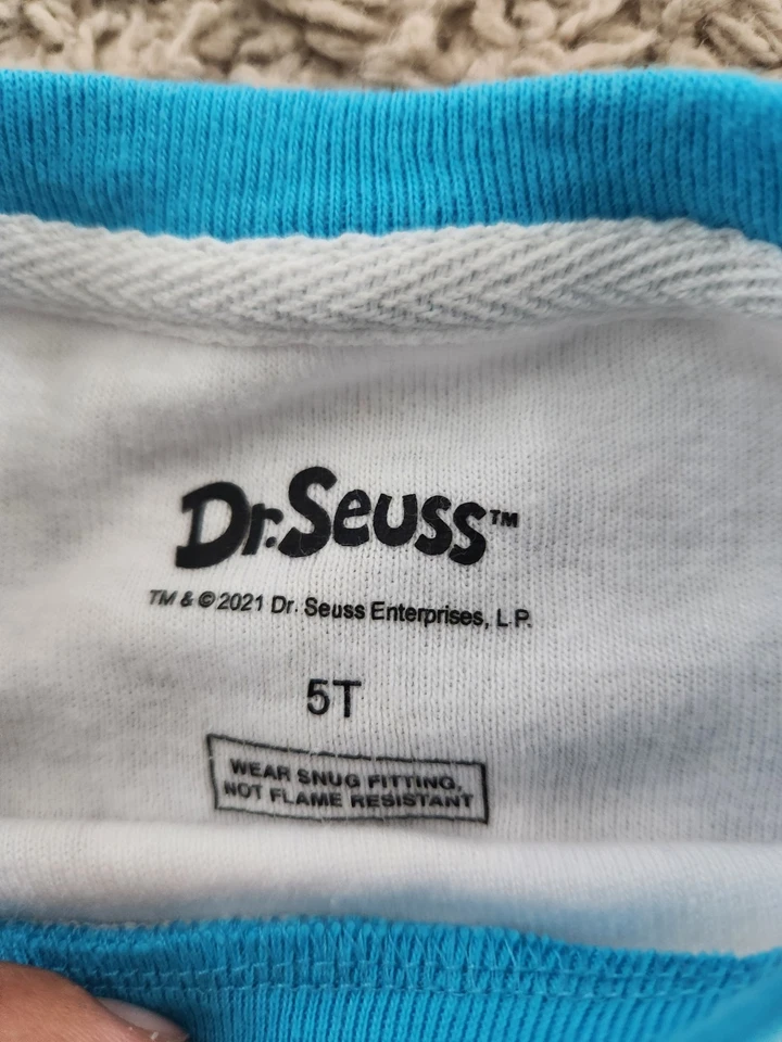 Lot of 2 Unisex Size 5 Pajamas set Dr. Seuss - Image 4 of 4