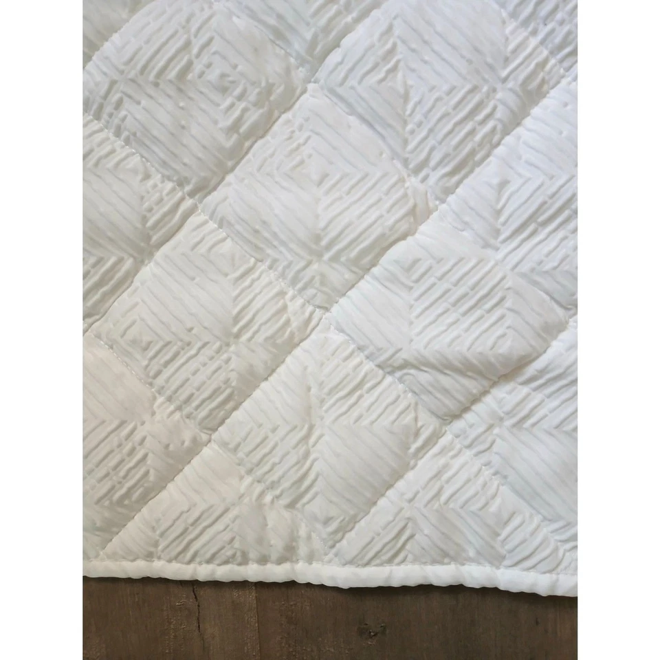 Par DKNY Blanco Acolchado Estándar Almohada Fundas Poliéster 20"X26" Contemporáneo Foto 3 de 4